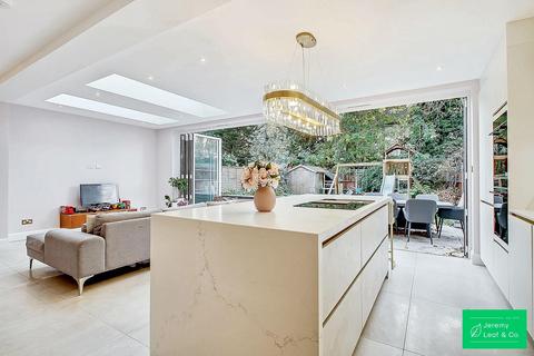 undefined, Elm Gardens, East Finchley