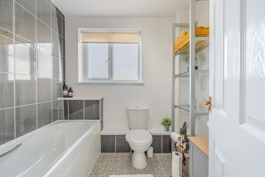 57 Oaklands View-7.jpg