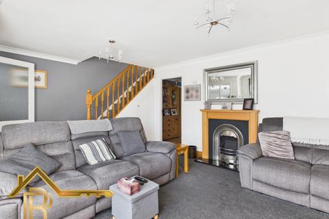 4 bedroom semi-detached house for sale, Carisbrooke Close, Hornchurch, Essex, RM11