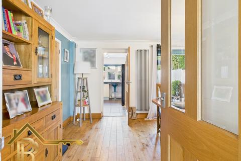 4 bedroom semi-detached house for sale, Carisbrooke Close, Hornchurch, Essex, RM11