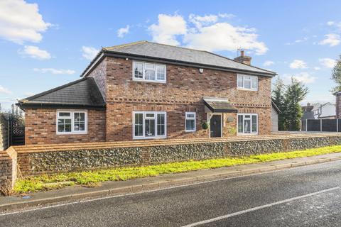 4 bedroom detached house for sale, Braintree Road, Dunmow CM6