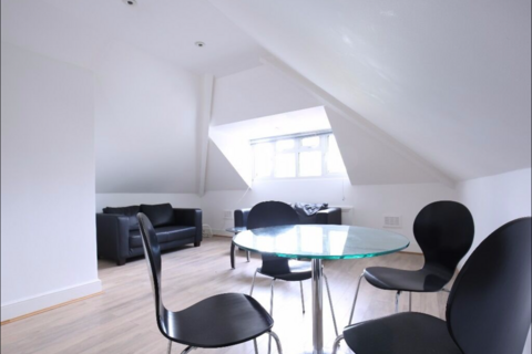 2 bedroom flat to rent, London NW5