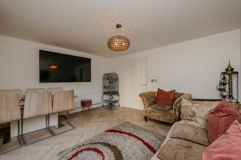 4 bedroom semi-detached house to rent, Bramble Lane, Didcot OX11