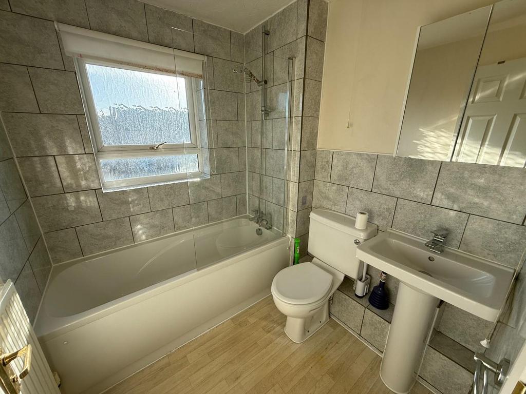 Bathroom.JPG