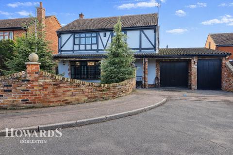 4 bedroom detached house for sale, Marguerite Close, Bradwell