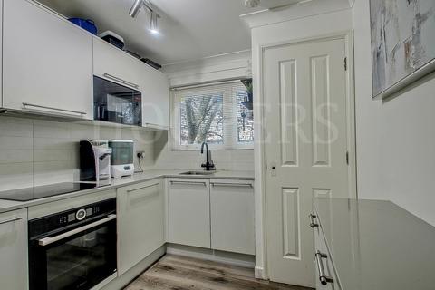 1 bedroom flat for sale, Hillside, London, NW10