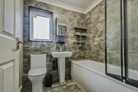 1 bedroom flat for sale, Hillside, London, NW10