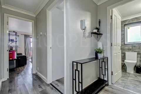 1 bedroom flat for sale, Hillside, London, NW10