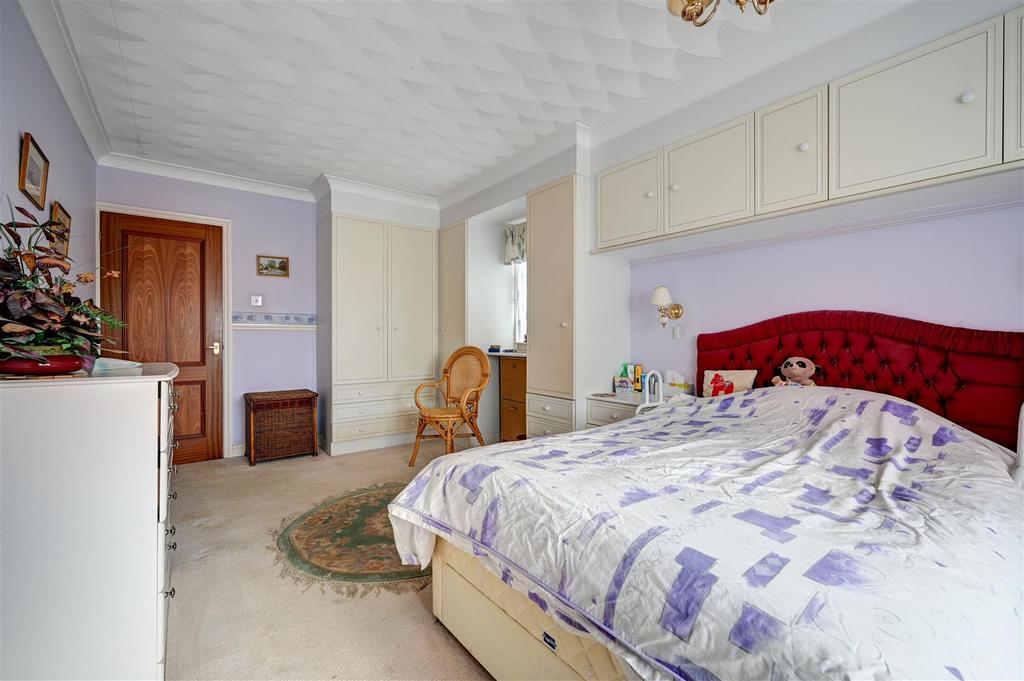 Bedroom 1.jpg