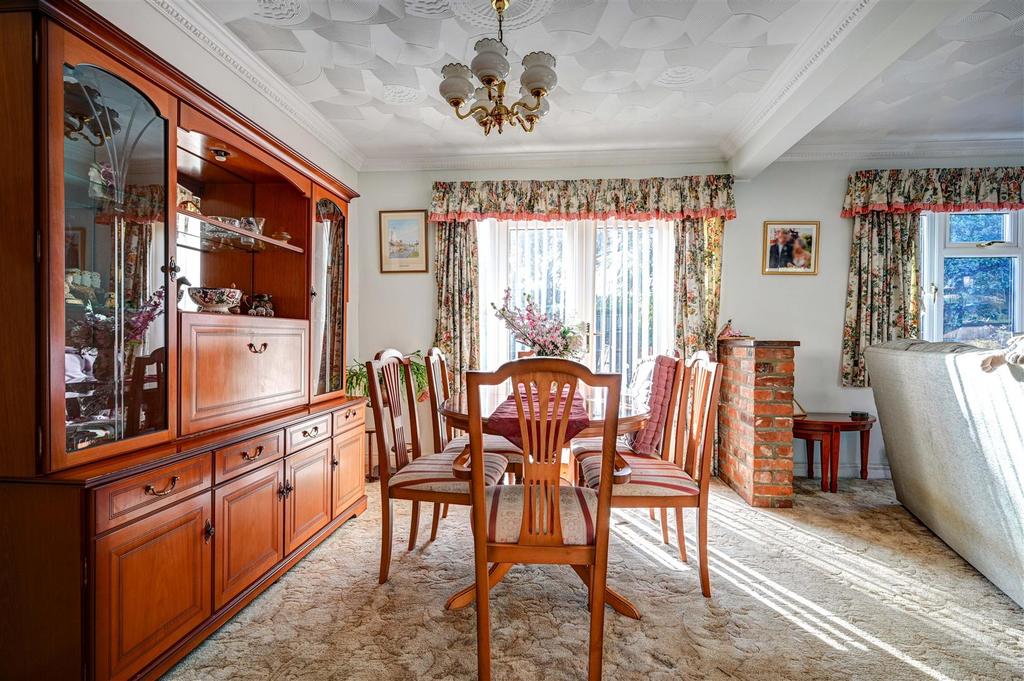 Dining Area.jpg