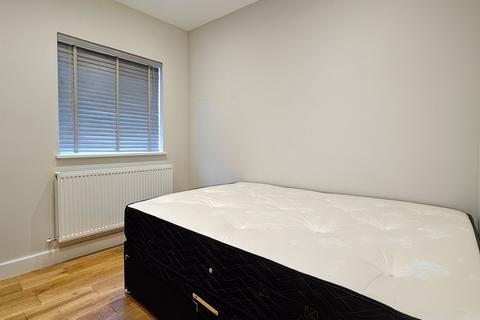 1 bedroom apartment to rent, High Street, London, E15