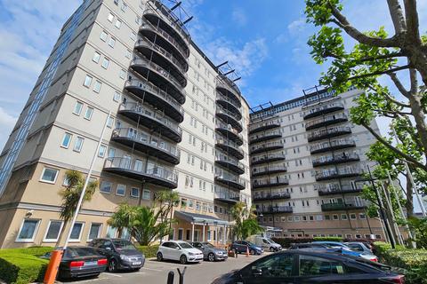 1 bedroom apartment to rent, High Street, London, E15