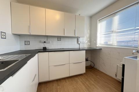 2 bedroom maisonette to rent, Allectus Way, CM8