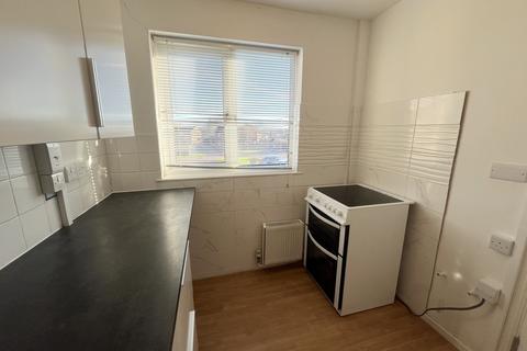 2 bedroom maisonette to rent, Allectus Way, CM8