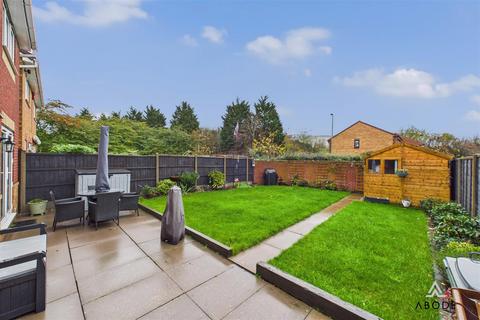 4 bedroom detached house for sale, Sandown Close, Burton-On-Trent DE14