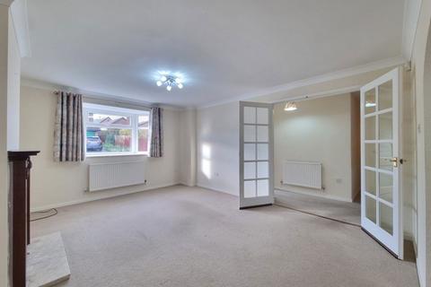3 bedroom bungalow to rent, James Gavin Way, Leicester