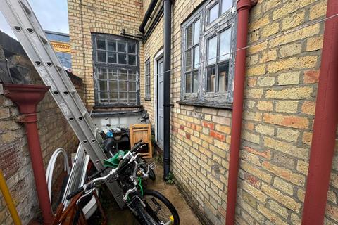 4 bedroom end of terrace house for sale, 4 Rockingham Villas, Church Lane, Newmarket, Cambridgeshire CB8 0HL