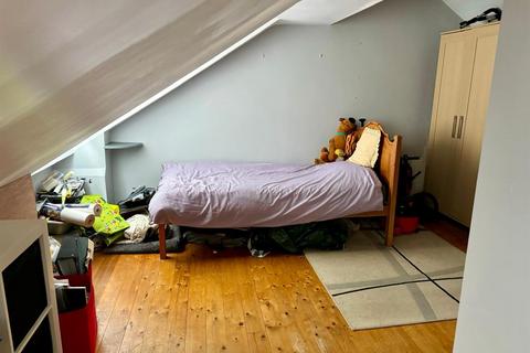 undefined, Penygarn, Bow Street