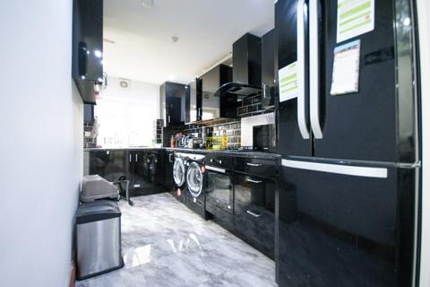5 bedroom terraced house to rent, Dawlish Road, Birmingham B29