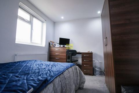 5 bedroom terraced house to rent, Dawlish Road, Birmingham B29