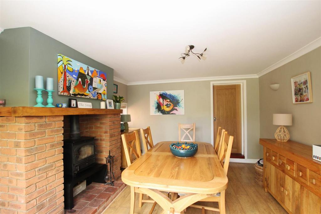 Dining Room 2.JPG