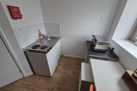 Studio to rent, BOURNEMOUTH STUDIO WITH BILLS