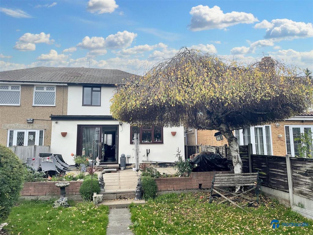 53 Crown Road Ilford IG61 NN (81).jpg