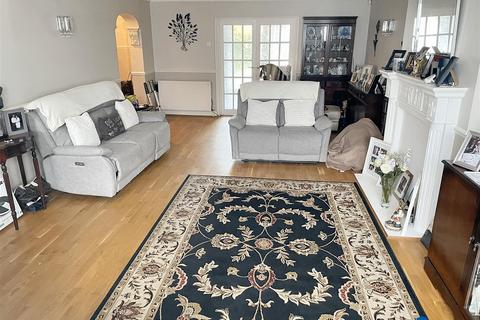3 bedroom semi-detached house for sale, Crown Road, Ilford