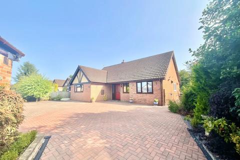 3 bedroom detached bungalow for sale, Fairview Avenue, Weston, CW2