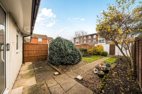 undefined, Southwood Close, Worcester Park KT4
