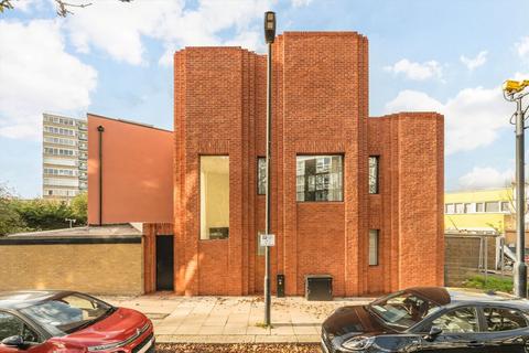 4 bedroom detached house to rent, Grafton Road, LONDON NW5
