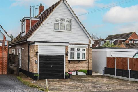 Elm Grove, Hockley SS5