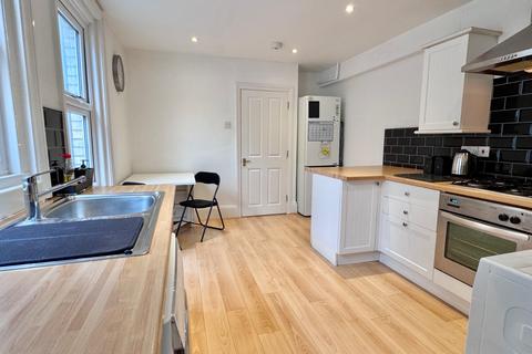 undefined, Radnor Park Crescent, Kent CT19