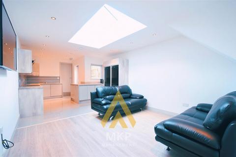 6 bedroom terraced house to rent, Tiverton Road, Selly Oak, Birmingham B29