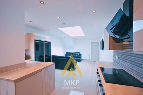 6 bedroom terraced house to rent, Tiverton Road, Selly Oak, Birmingham B29