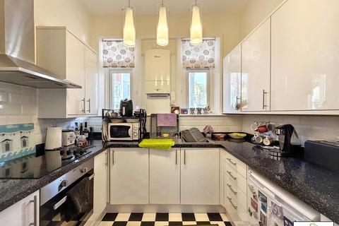 3 bedroom apartment for sale, Eversley Road, Bexhill-on-Sea, TN40