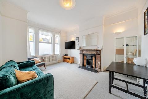 2 bedroom flat to rent, Putney Bridge Road, London, SW15