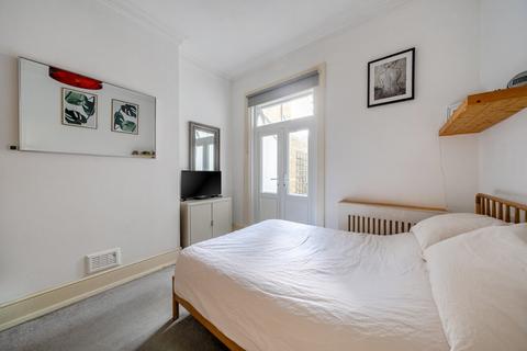 2 bedroom flat to rent, Putney Bridge Road, London, SW15