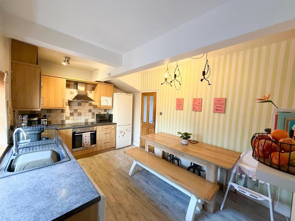 3 bed terrace, Steeton