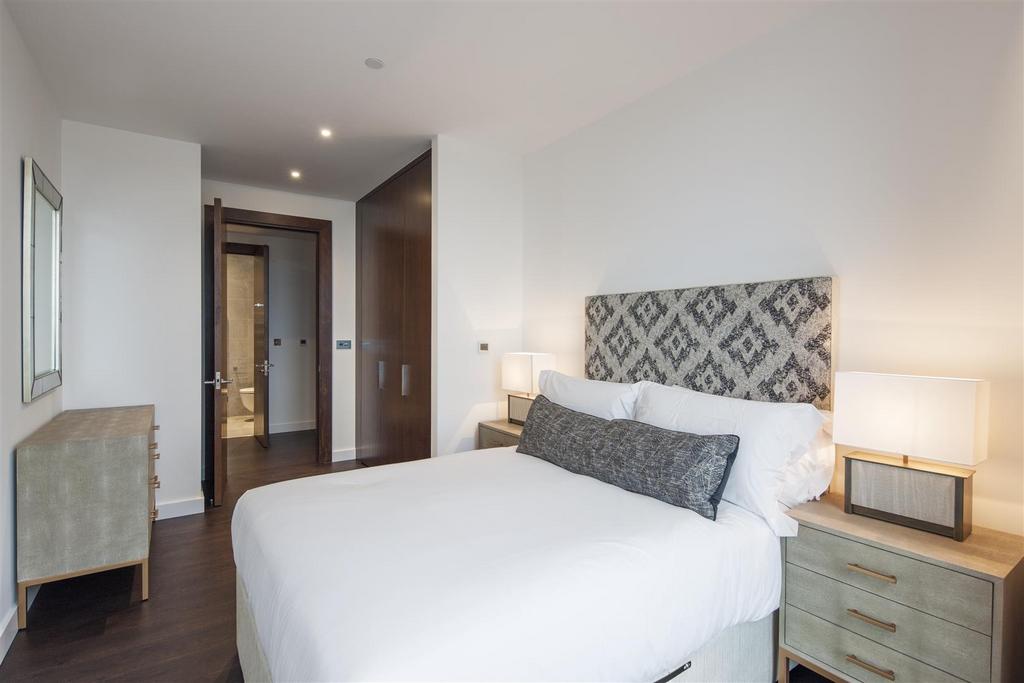 39 Thornes House - Bed 2.jpg