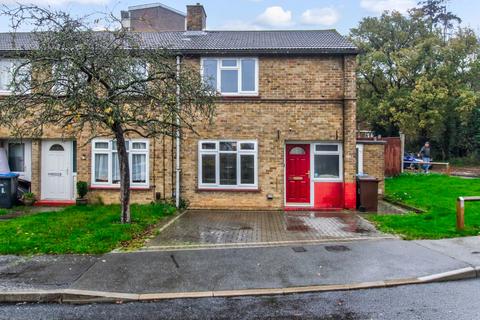 undefined, Spring Hills, Harlow
