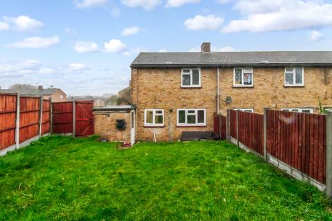 undefined, Spring Hills, Harlow