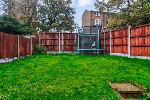 undefined, Spring Hills, Harlow