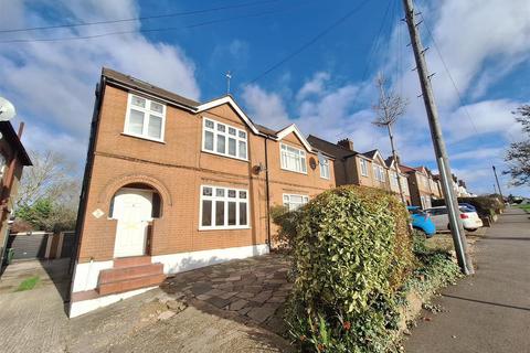 4 bedroom semi-detached house to rent, Hill Rise, Herts EN6