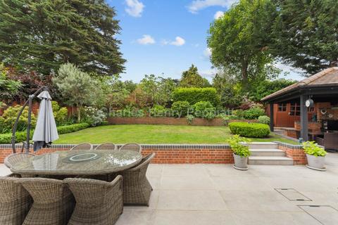 4 bedroom semi-detached house for sale, Laurel Drive, Winchmore Hill, N21