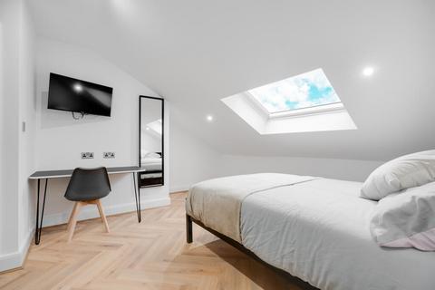 6 bedroom house to rent, Monica Grove, Manchester M19