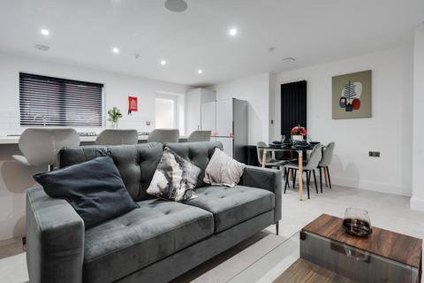 6 bedroom house to rent, Monica Grove, Manchester M19