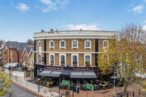 1 bedroom apartment for sale, North Side Wandsworth Common, London SW18