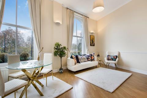 1 bedroom apartment for sale, North Side Wandsworth Common, London SW18