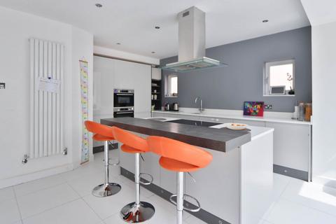 undefined, Buxton Drive, New Malden